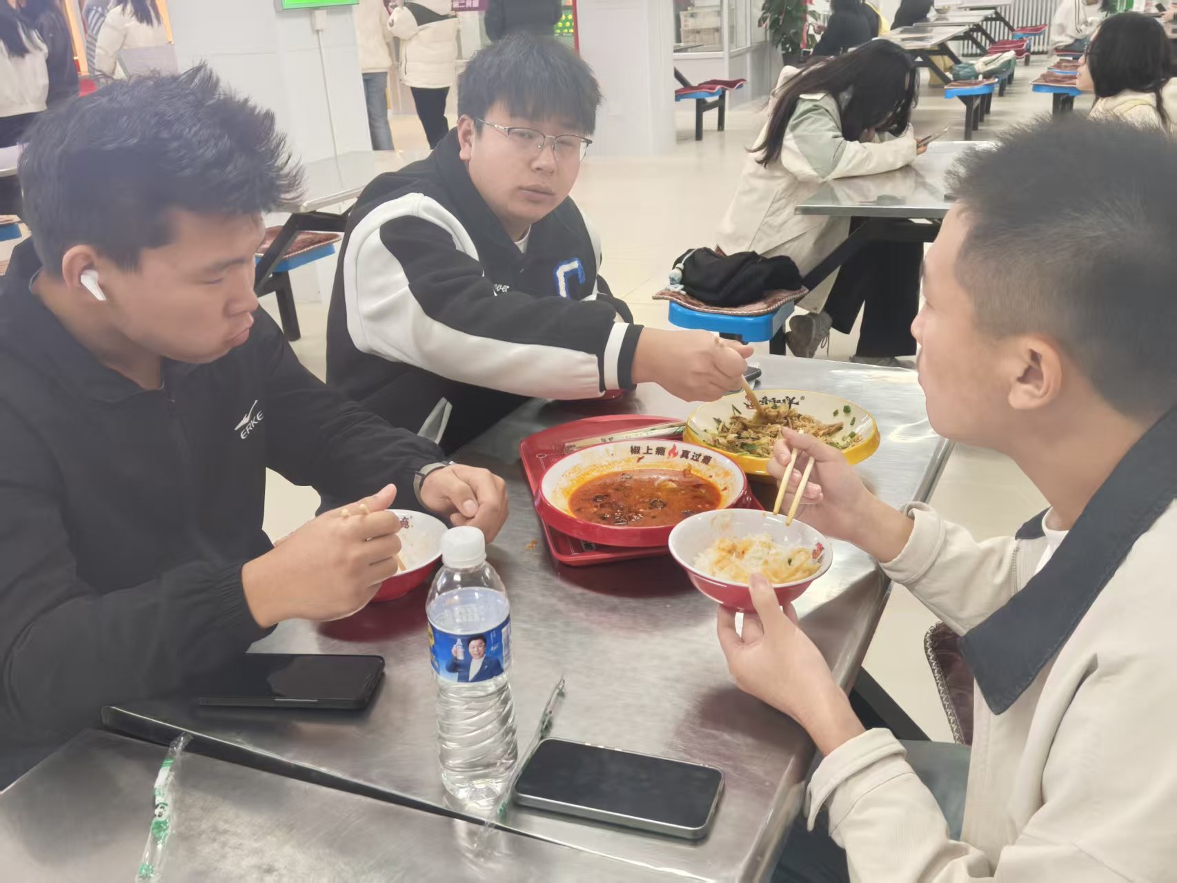 1763089745127055232.jpg 1763089745127055232.jpg